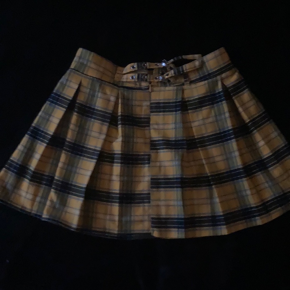 Yellow skirt